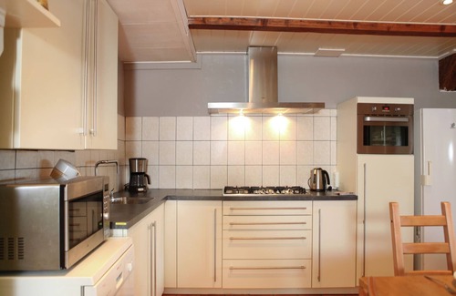 Oosterwijk Other | Farmhouse in Oosterwijk by River Linge
