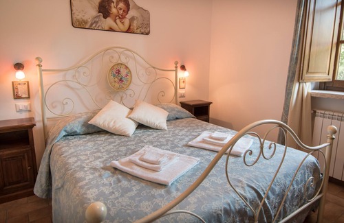 Assisi Other | Farmhouse nestled in the green hills of Parco del Monte Subasio