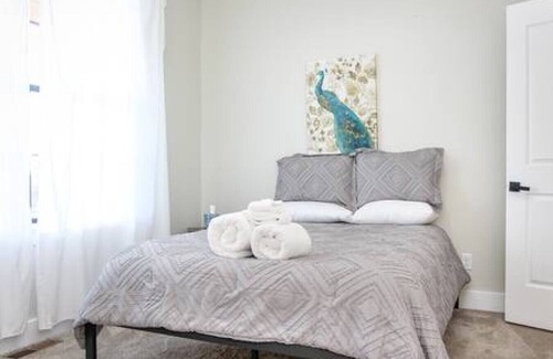 Baker City House | Farmhouse on the Fairway, Beautiful! Sleeps 15