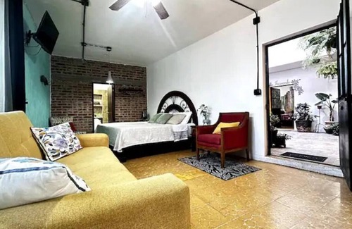 Guadalajara Hotel | Fast Wi-Fi Rooftop Lounge Washer Parián Secure