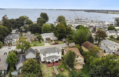 Beachwood-Bluffton House | 《 Fast Wifi ❤ Walk to Lake Michigan ❤ Smart TV 》