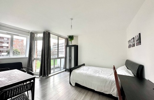 St. Pancras and Somers Town Apartment | (Fav6) Amazing Family Home-SLEEPS 6
