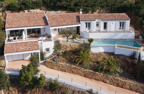 La Londe-les-Maures Villa | FAVORITE WITH SPLENDID SEA VIEW