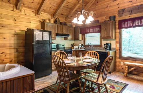 Gatlinburg - Pigeon Forge Cabin | Fawn Cabin by Jackson Mountain Rentals