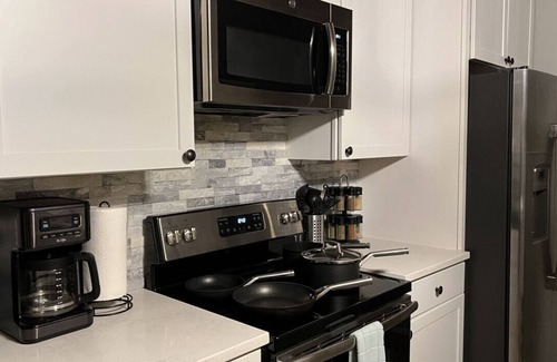 Federal Hill Apartment | Federal Hill Gem Close to Ravens Stadium and Camden Yards