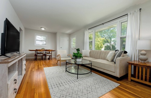 Wheaton House | Feel good, live well in this cozy Wheaton 3 bedroom!