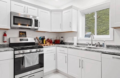 Proctor House | Feel the real VT! Ski Killington, Dogs Welcome!