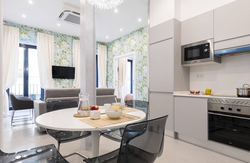 Chueca Apartment | Feelathome San Marcos Apartments