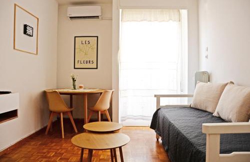 Thissio Apartment | Feeling Home Athens, Thiseio