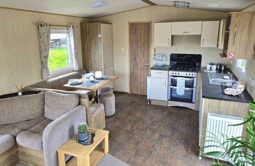 Felixstowe RV Rental | Felixstowe Beach Holiday Park Caravan