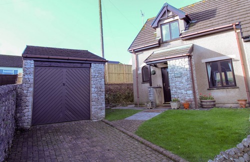Allithwaite Cottage | Fell View close to Lake Windermere with leisure club included.