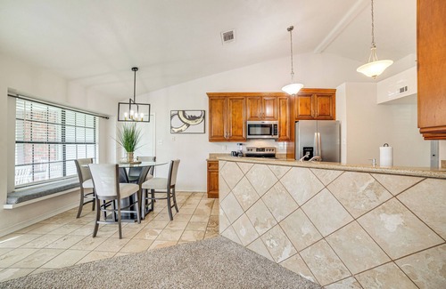 Garland House | Fenced-In Yard: Home < 1 Mi to Lake Ray Hubbard!