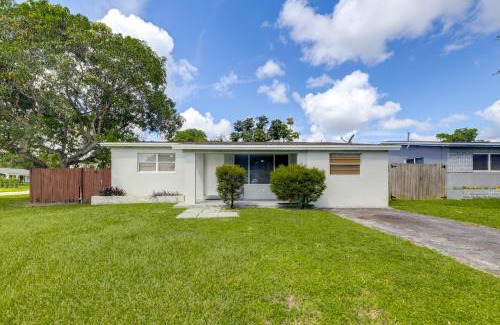 Miramar House | Fenced-In Yard Home 3 Mi to Hard Rock Stadium!