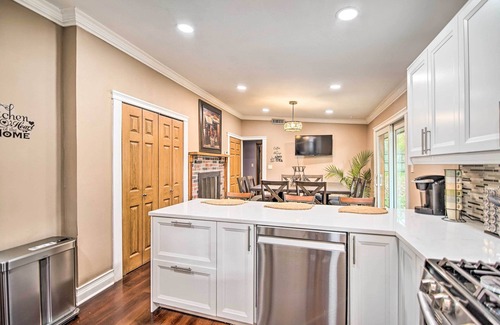 Fox River Grove House | Fenced Yard: Fox River Grove Home, Dogs Welcome