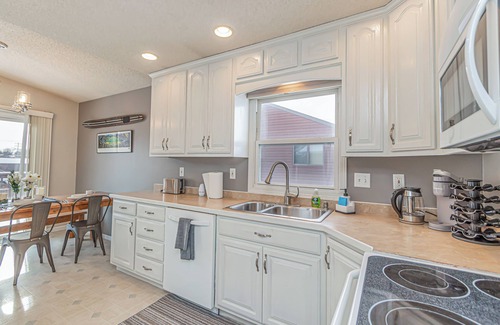 Fargo House | Fenced Yard I WD I Pack n Play I Garage I Keurig