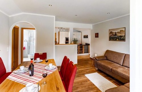 Ramsau bei Berchtesgaden Apartment | Ferienwohnung Nr. 4, 1-2 Personen, 40 qm, Dusche/WC, Südbalkon, TV, W-LAN, 1 Schlafzimmer, Nichtraucher
