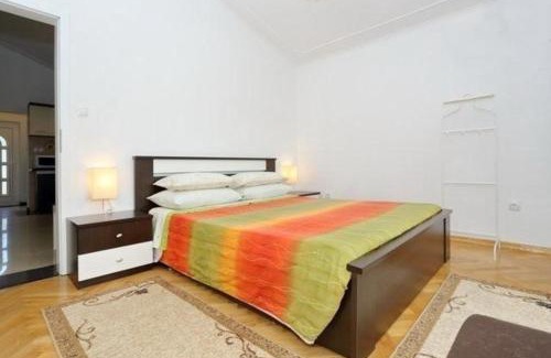 Gornji Karin Apartment | Ferienapartment Mit Balkon Für Fünf Personen