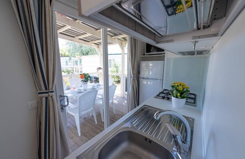Cologna Spiaggia House | Feriendorf Stork Lodge Deluxe für 6 Personen