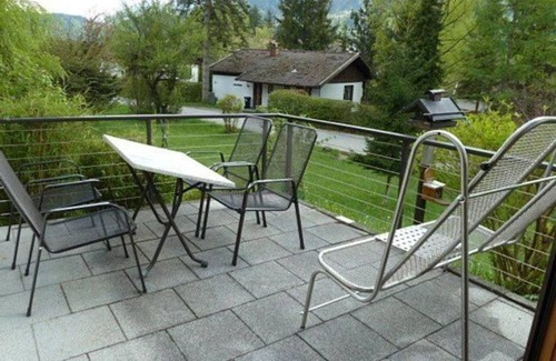 Schwarzenbach House | Ferienhaus 20-e mit Wintergarten und Garage - Ferienhäuser im Feriendorf Weissensee im Allgäu