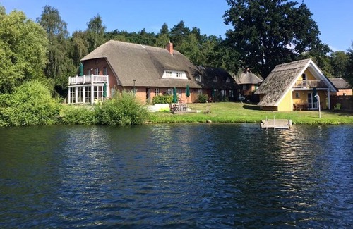 Krakow am See House | Ferienhaus Direkt am Wasser Hund Garten - Möllen