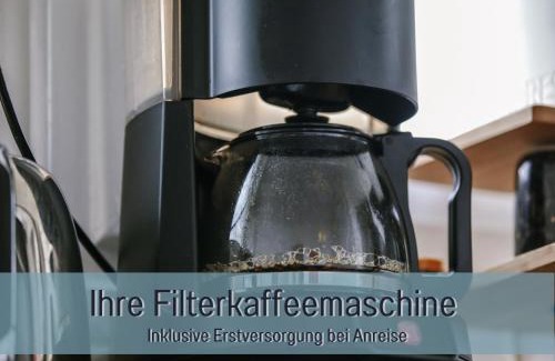 Hockelheim House | Ferienhaus Höckelheim- 300qm - 3 Wohnungen - 12 Zimmer - bis 18 Gäste - Kleinkinder reisen gratis - für Familien und Gruppen - Küchen mit Spülmaschine Backofen, Mikrowelle - Smart-TV - WLAN - Fußbodenheizung, Klimaanlage & Raffstores - nähe Göttingen