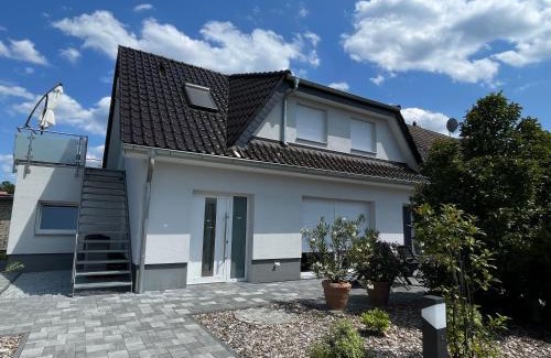 Senftenberg Apartment | Ferienhaus Helfert FeWo2 mit eigener Terrasse