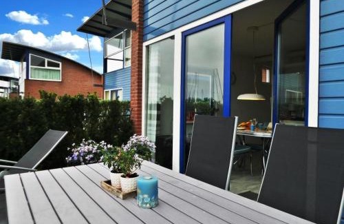 Anjum House | Ferienhaus Jasmijn mit Garten und Terrasse