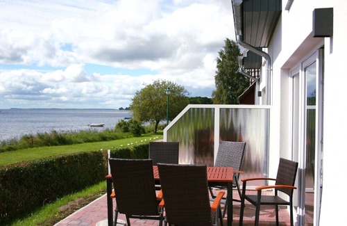 Lauterbach House | Ferienhaus Neuendorf F-1037 Haus Kaminfeuer - F-1037 Ferienhaus Neuendorf