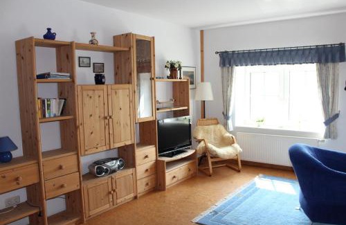 Tossens Apartment | Ferienhof " Dat grode Gulfhuus"