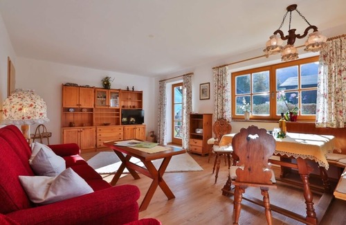 Unterschonau Apartment | Ferienwohnung für 2-6 Pers., 114 qm, zwei Bäder, Badewanne u. Dusche, sep. WC, 3 sep. Schlafzimmer