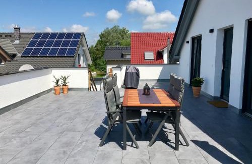 Uhldingen-Muehlhofen Apartment | FERIENWOHNUNG SEEBRISE mit sonniger Dachterrasse