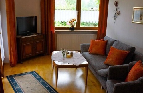 Sankt Valentin Apartment | Ferienwohnung -1- , Terr., Küche, 1 Schlafzimmer, 1 Wohnzimmer, max 2 Pers