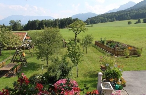 Anger Apartment | Ferienwohnung 76qm, Nichtraucher, Wohnraum mit Küchenzeile, 3 Schlafzimmer, Balkon, Sat-TV, 3 Sterne, max 6 Personen
