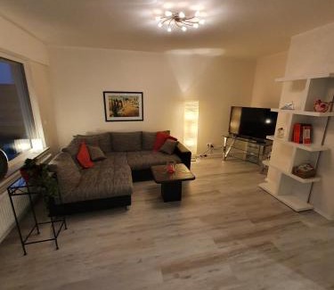Senheim Apartment | Ferienwohnung an der Mosel, Julia
