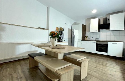 Munstermaifeld Apartment | Ferienwohnung Apolo