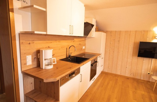 Rimsting Apartment | Ferienwohnung Blumenwiese 50 qm, mit Seeblick