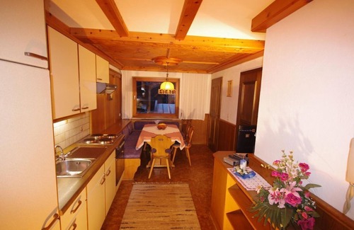 Arzl im Piztal Apartment | Ferienwohnung Enzian - Appartementhaus Lechner