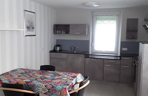 Zerf Apartment | Ferienwohnung Gouverneur - Appartement/fewo, Dusche und Bad, WC, Nichtraucher