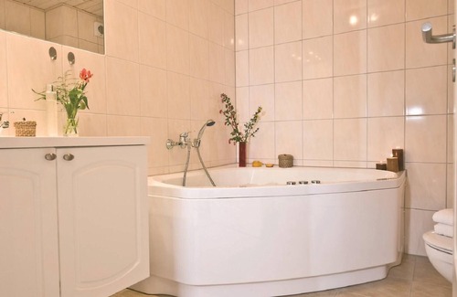 Bad Saarow Apartment | Ferienwohnung „Mön“ 68m² für 4 Pers. im Schlosspark Bad Saarow, Whirlpool und Kamin