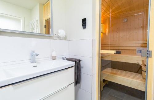 Kellenhusen Apartment | Ferienwohnung Meerglück mit Balkon und Sauna - 300 m vom Strand entfernt