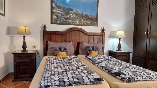 El Guincho Apartment | Ferienwohnung mit kleiner Innenhof-Terrasse im mediterranen Stil
