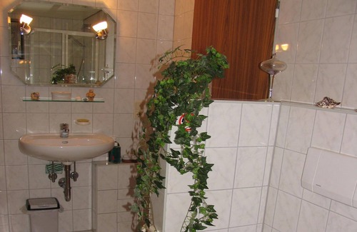 Freiburg im Breisgau Apartment | Ferienwohnung mit 50qm, 1 Wohn-/Schlafbereich für max. 3 Personen