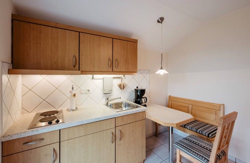 Bad Birnbach Apartment | Ferienwohnung mit Balkon (Altbau) in familiärem Ambiente