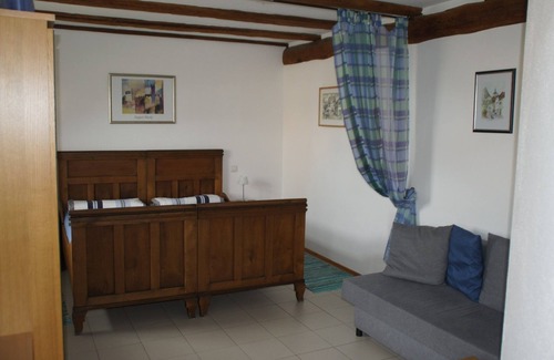 Dettelbach Apartment | Ferienwohnung qm) mit Kombiniertem Schlaf-wohnbereich und Küchenzeile