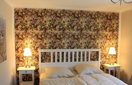 Bodstedt Apartment | Ferienwohnung Rosengarten - Backstein Scheune Starkow bei Barth