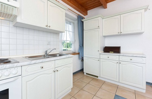 Dunum Apartment | Ferienwohnung Schwalbe - Ferienwohnungen Möwe und Schwalbe im Haus Sassenhof
