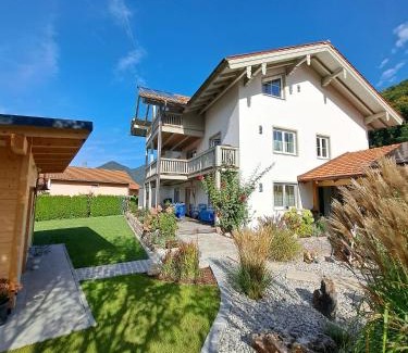 Sankt Valentin Apartment | Ferienwohnung Sonnenplatzl Reiter inkl. Chiemgaukarte