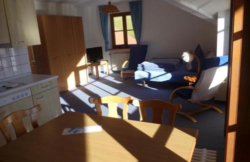Burgberg Apartment | Ferienwohnung Stoll Helga