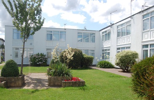 Dawlish Warren Villa | Fern Chalet 107, Welcome Family Holiday Park, Dawlish Warren. Near Beach!