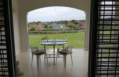 St. Ann's Bay Apartment | Fern Court Apartment With Oceanic View III